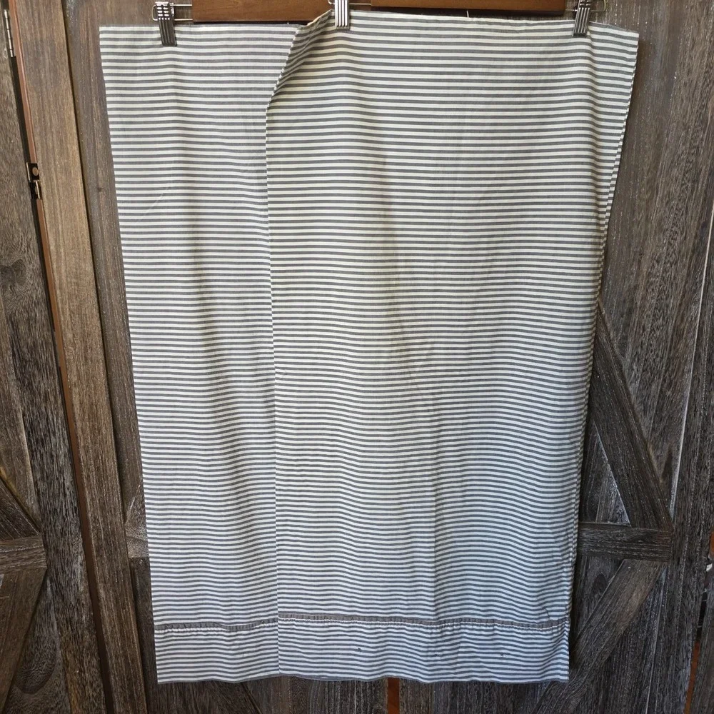 IKEA‎ Pillow Shams Gray & White Stripe Button Closure Pillowcases King Set of 2